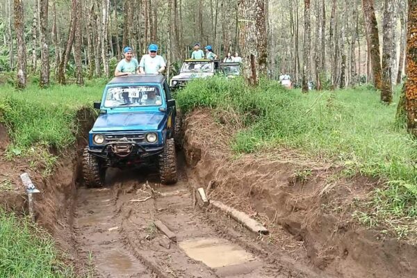 Galeri Jeep Coban Talun 19